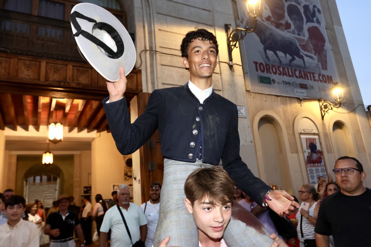 Samuel Castrejón, por la puerta grande en la primera clase práctica de Alicante