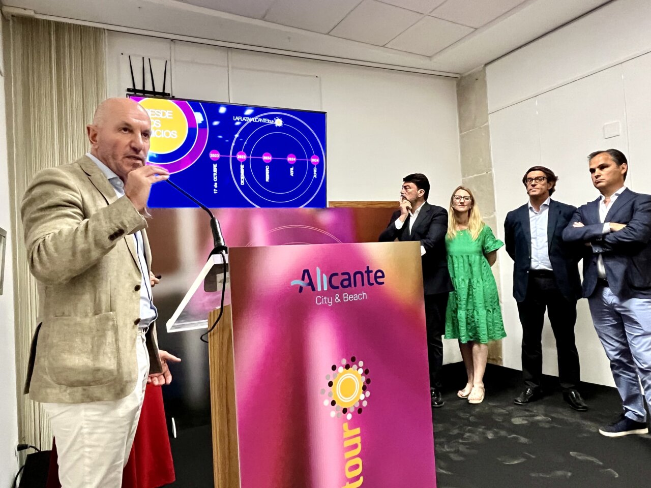 Más de 15.000 visitantes en el primer semestre de visitas guiadas a la plaza de Alicante