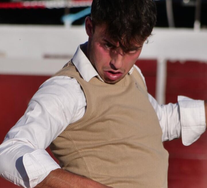 Chicharro, rotura parcial de los ligamentos del tobillo izquierdo tras ser cogido en el campo