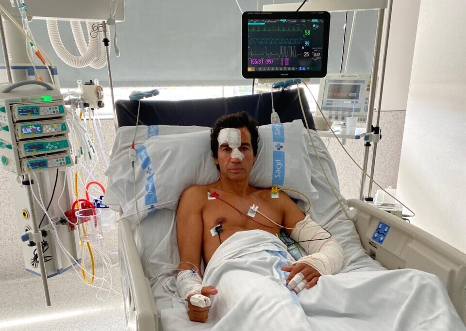 Curro Díaz: "Cornada de dos trayectorias, de 12 y 18 cm, en el muslo derecho"