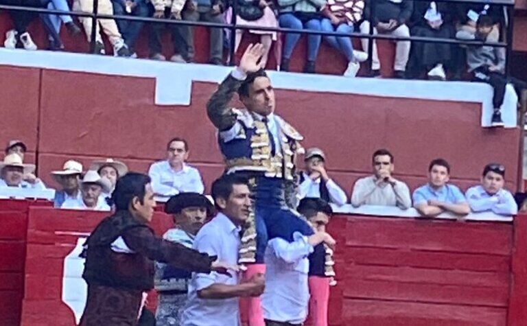 La capacidad de Joaquín Galdós, a hombros en Chavín de Huántar