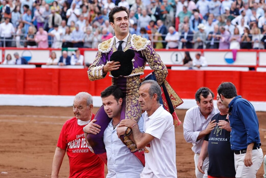 Puerta grande Tomás Rufo, triunfo por los dos palos en Santander