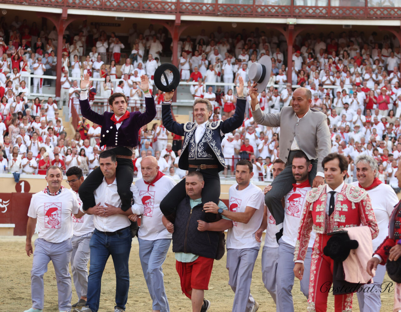 Los Hemoso de Mendoza llenan y emocionan en Bayona