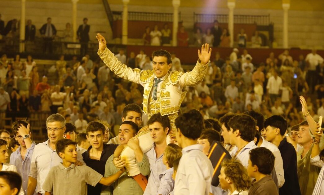 Entrega absoluta de Pepe Martínez, triunfador de la Final de promoción de Sevilla