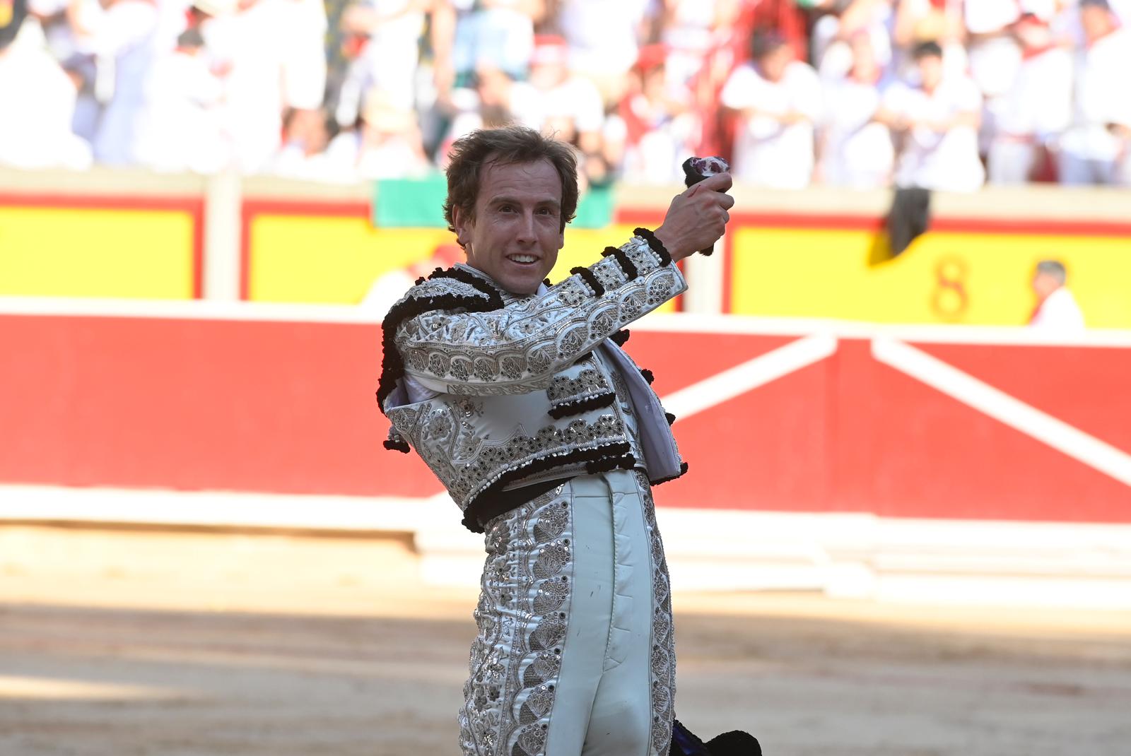 Un importante Román saca jugo a los cebadas en Pamplona