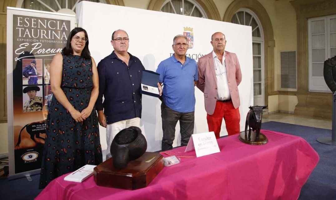 Almería acoge la exposición "Esencia Taurina", una muestra fotográfica de Eduardo Porcuna