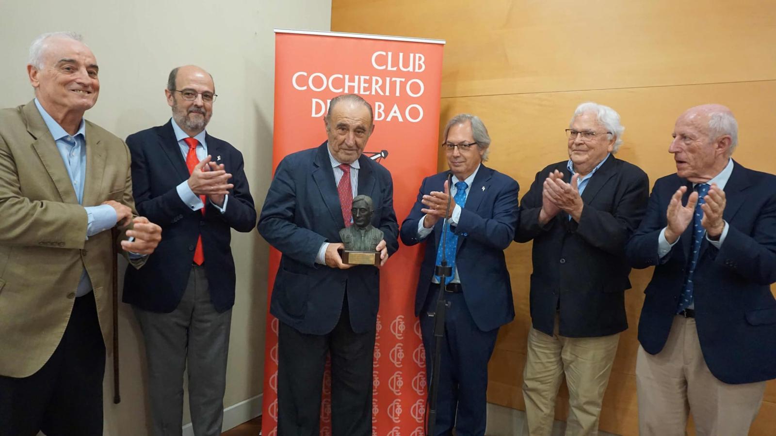 Ricardo Gallardo, premiado por el Club Cocherito de Bilbao