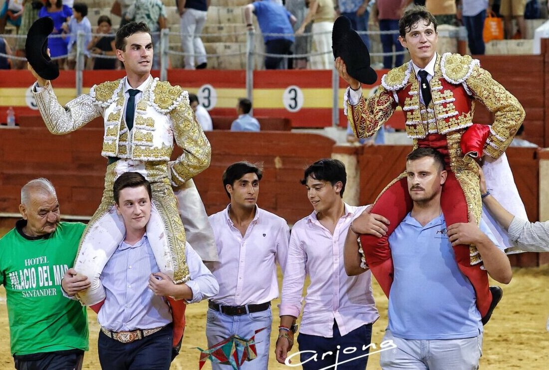 La torería de Fernando Adrián y las ganas de Jorge Martínez conquistan Almería