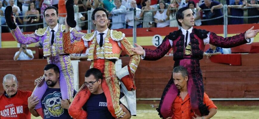 Idílico adiós de Ponce en Almería, con el aroma torero de Juan Ortega y la autoridad de Roca Rey