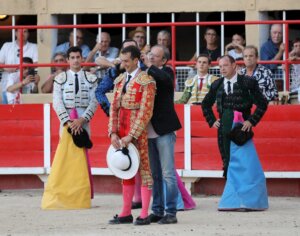 Alain Montcouquiol, hermano de Nimeño II, le cortó la coleta a Joubert. Foto: Daniel Chicot