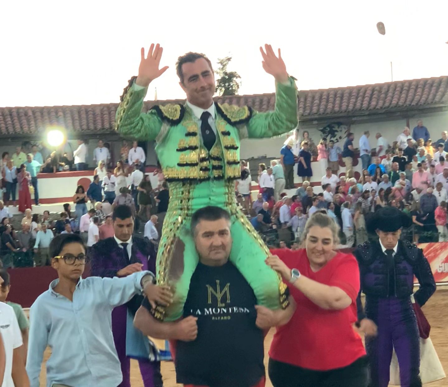 El Fandi "se come" el jamón de Guijuelo