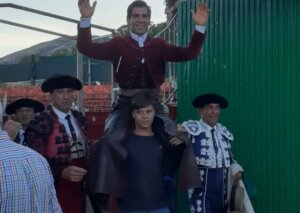 Sebastián Fernández, por la puerta grande en Cebreros