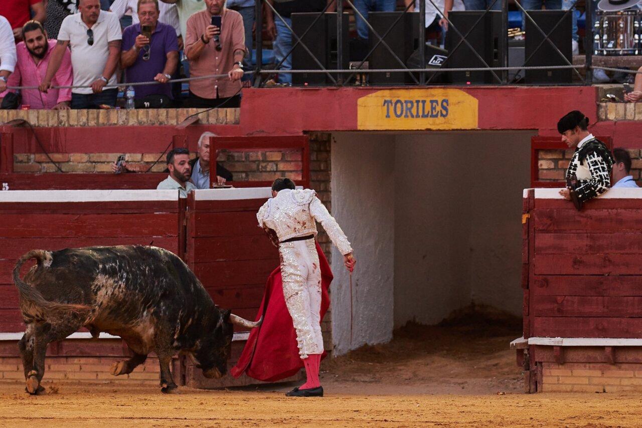 David de Miranda, indulto y siete orejas en solitario en Huelva