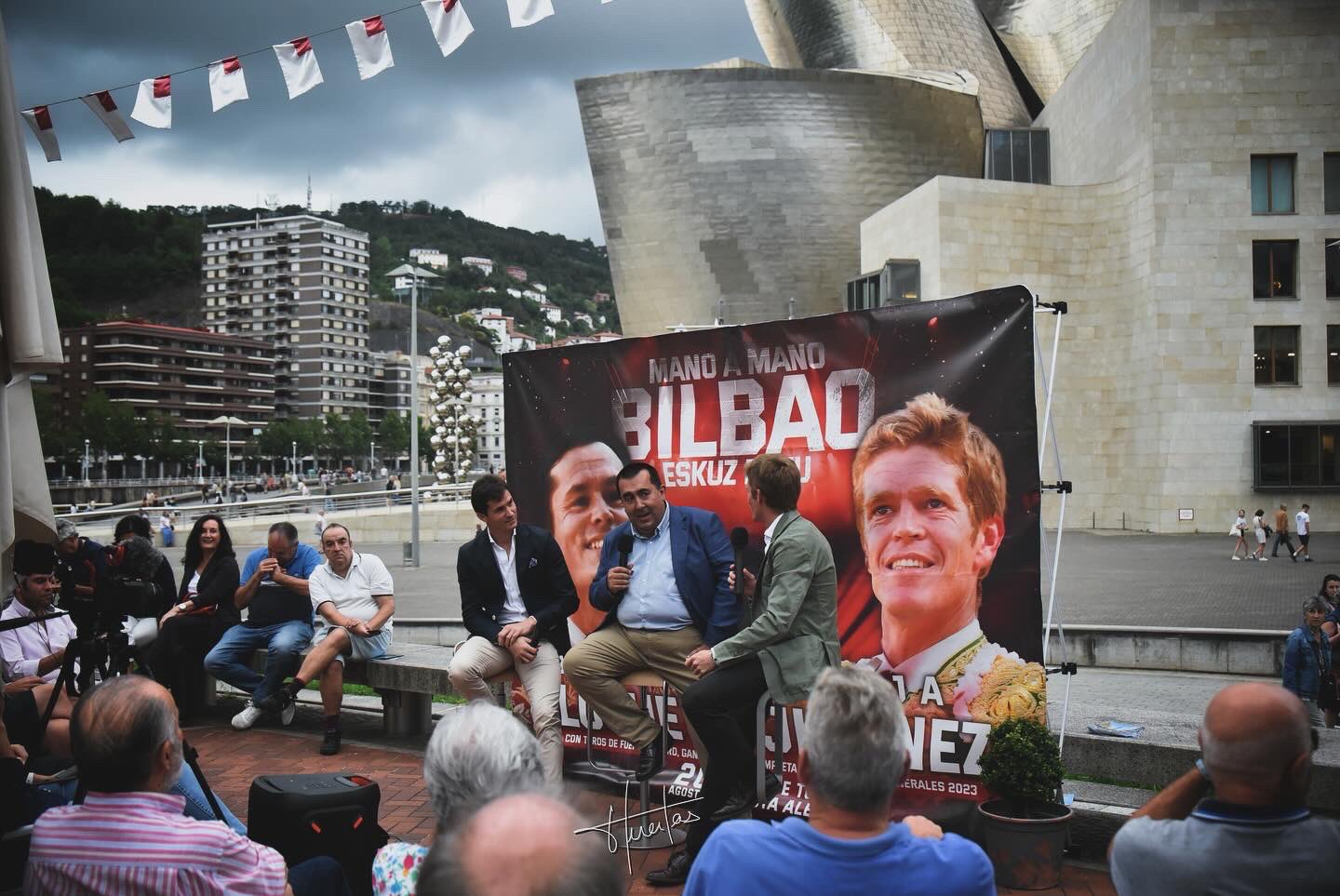 Luque y Borja Jiménez calientan su mano a mano en Bilbao a las puertas del Guggenheim