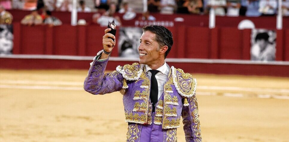 Oreja por cabeza para la terna con buena corrida de Murteira en Málaga