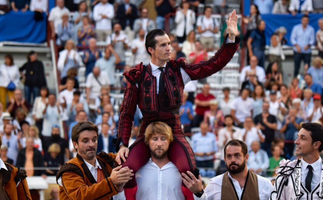 Daniel Luque, en Bayona como en casa