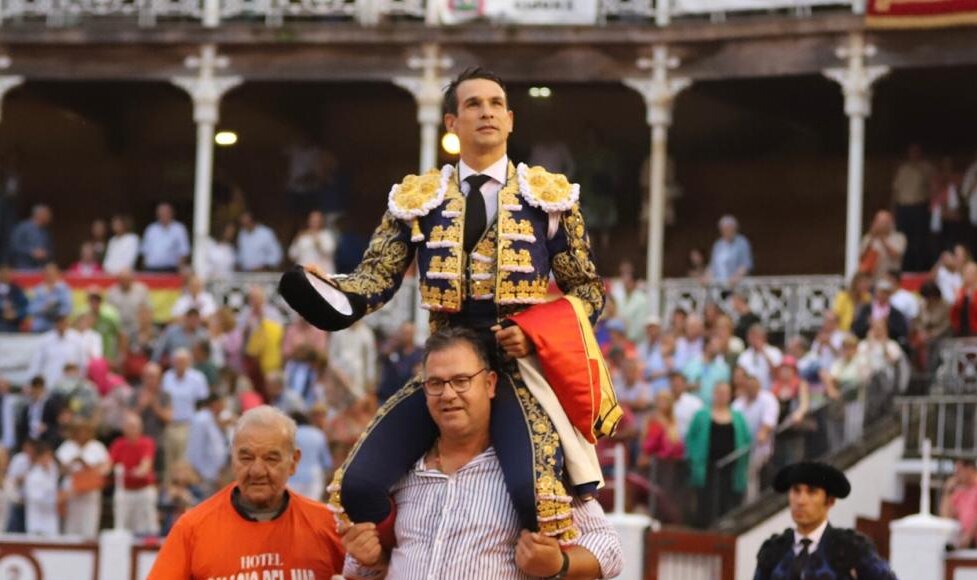 Triunfa Manzanares y Morante y Ortega se inspiran en Gijón