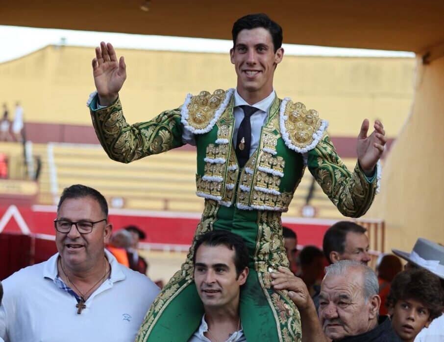 Importante tarde de Diego García, tres orejas en Lodosa