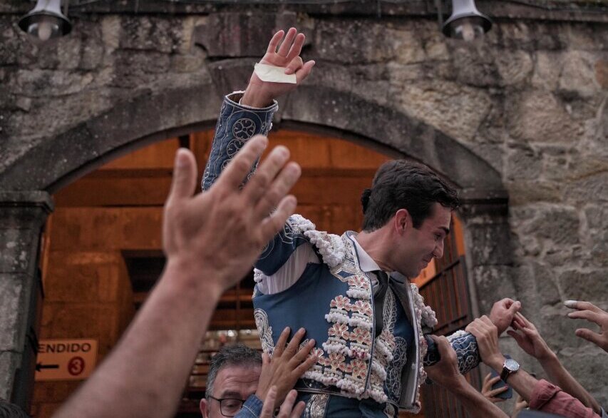 Memorable Tomás Rufo, tres orejas en el cierre de La Peregrina
