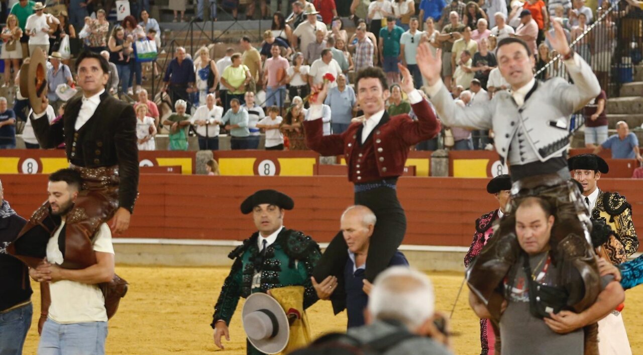 Andy, Ventura y Leonardo, triple puerta grande en Ciudad Real