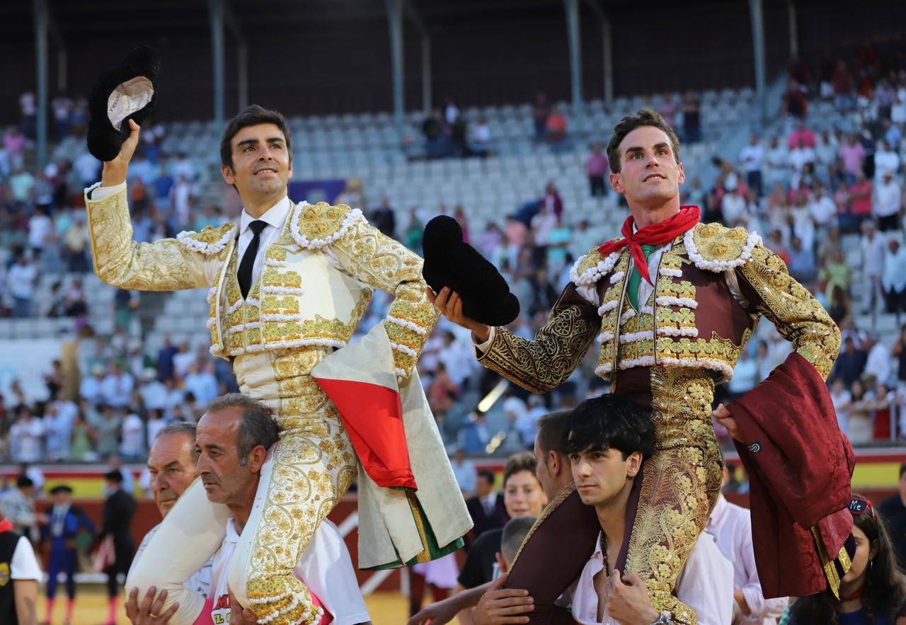 Fernando Adrián indulta y Perera exhibe su plenitud en Palencia