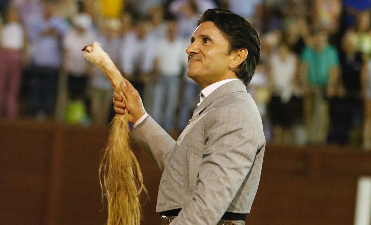 Ventura, máximos trofeos, triunfa con Rui y Duarte Fernandes en Azuaga