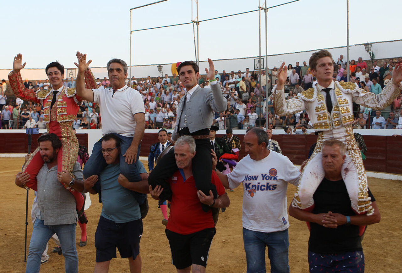 Guillermo Hermoso, Capea, Borja Jiménez y Victorino, tarde para el recuerdo en Villanueva de Córdoba