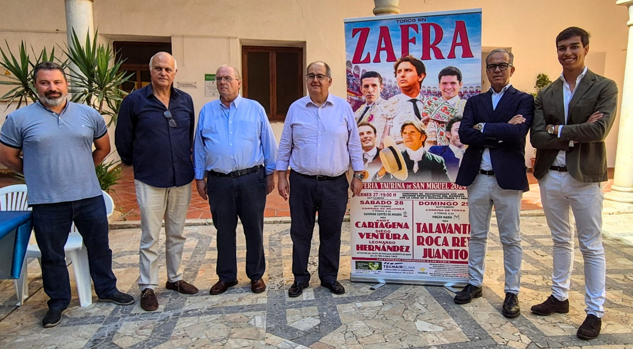 Figuras a pie y a caballo en la Feria de Zafra