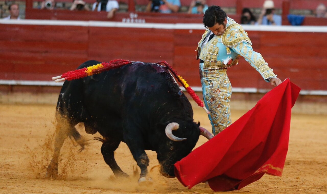 Inspiración torera de Morante y clarividencia de Perera en Huelva
