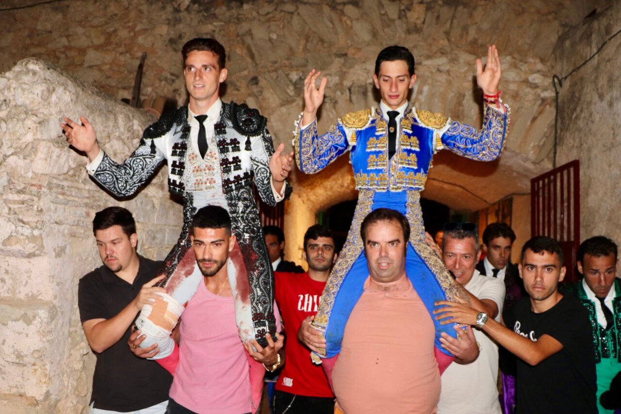 Kevin Alcolado y Borja Escudero aprovechan la gran novillada de Los Maños en Bocairent