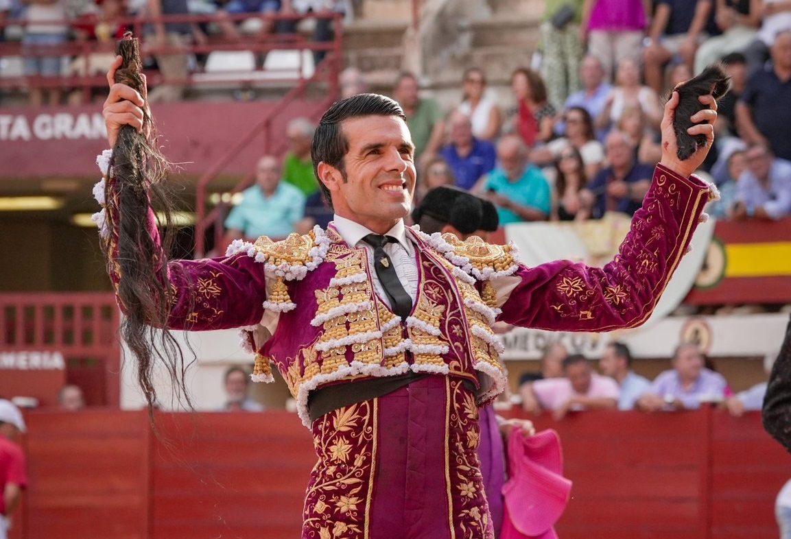 Nueve orejas y un rabo y un toro de Domingo Hernández de vuelta en Abarán