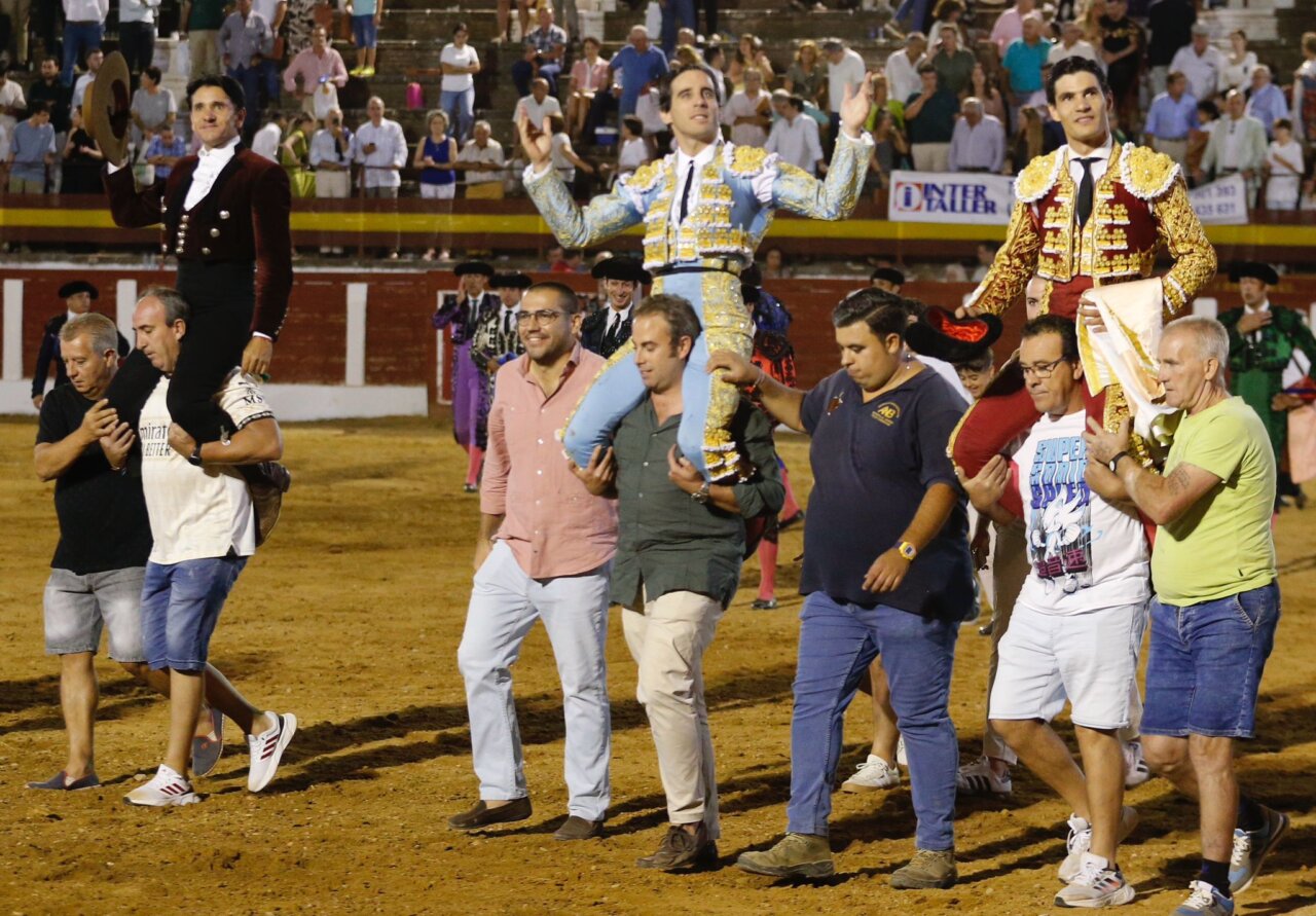 Espectáculo de Ventura y lírica de Ortega y Aguado en Andújar