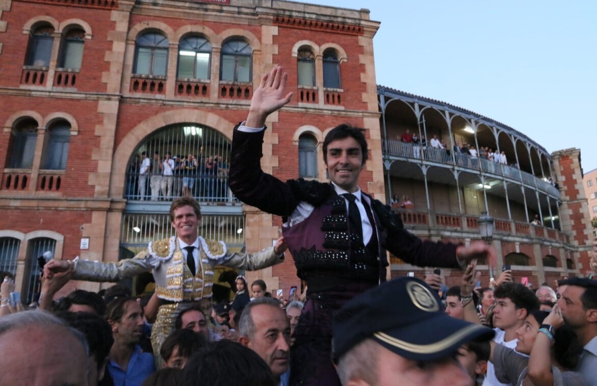 El temple de Perera y la entrega de Jiménez reinan en Salamanca
