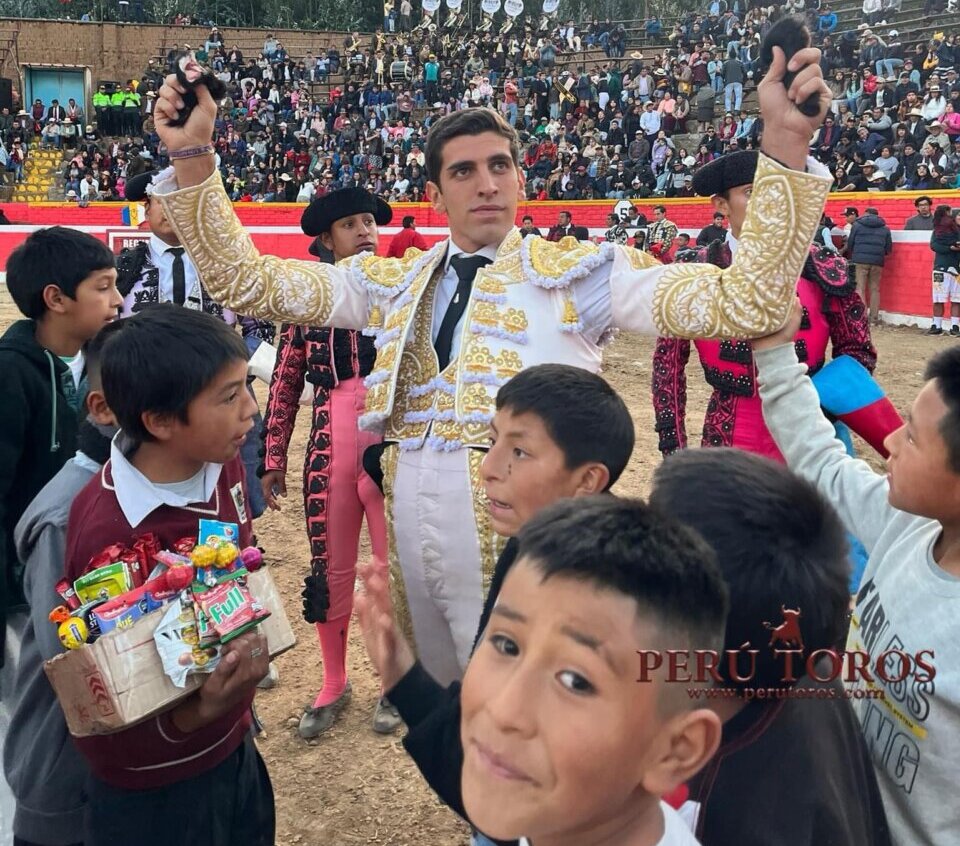 El Melli, triunfador de la segunda de feria en Recuay