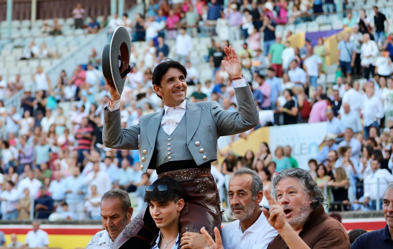 Magistral Ventura, cuatro orejas y un rabo en Palencia