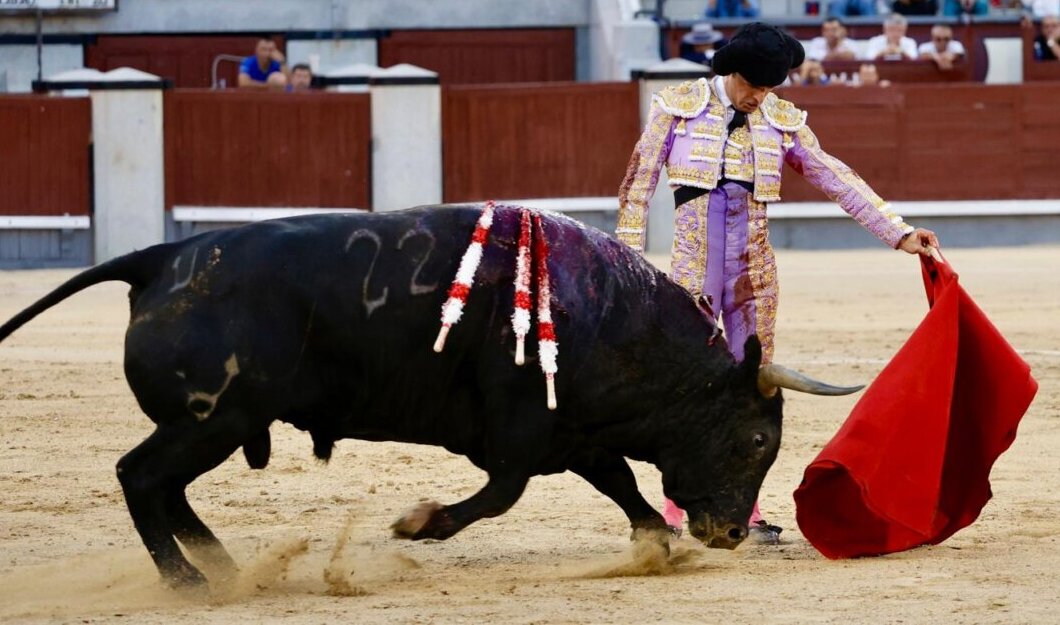 Un gran Castaño y un bravo valdellán en el primer desafío en Madrid