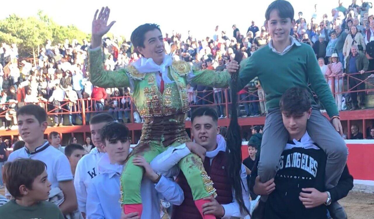 Cumbre de Marco Pérez, seis orejas y dos rabos en San Miguel de Valero
