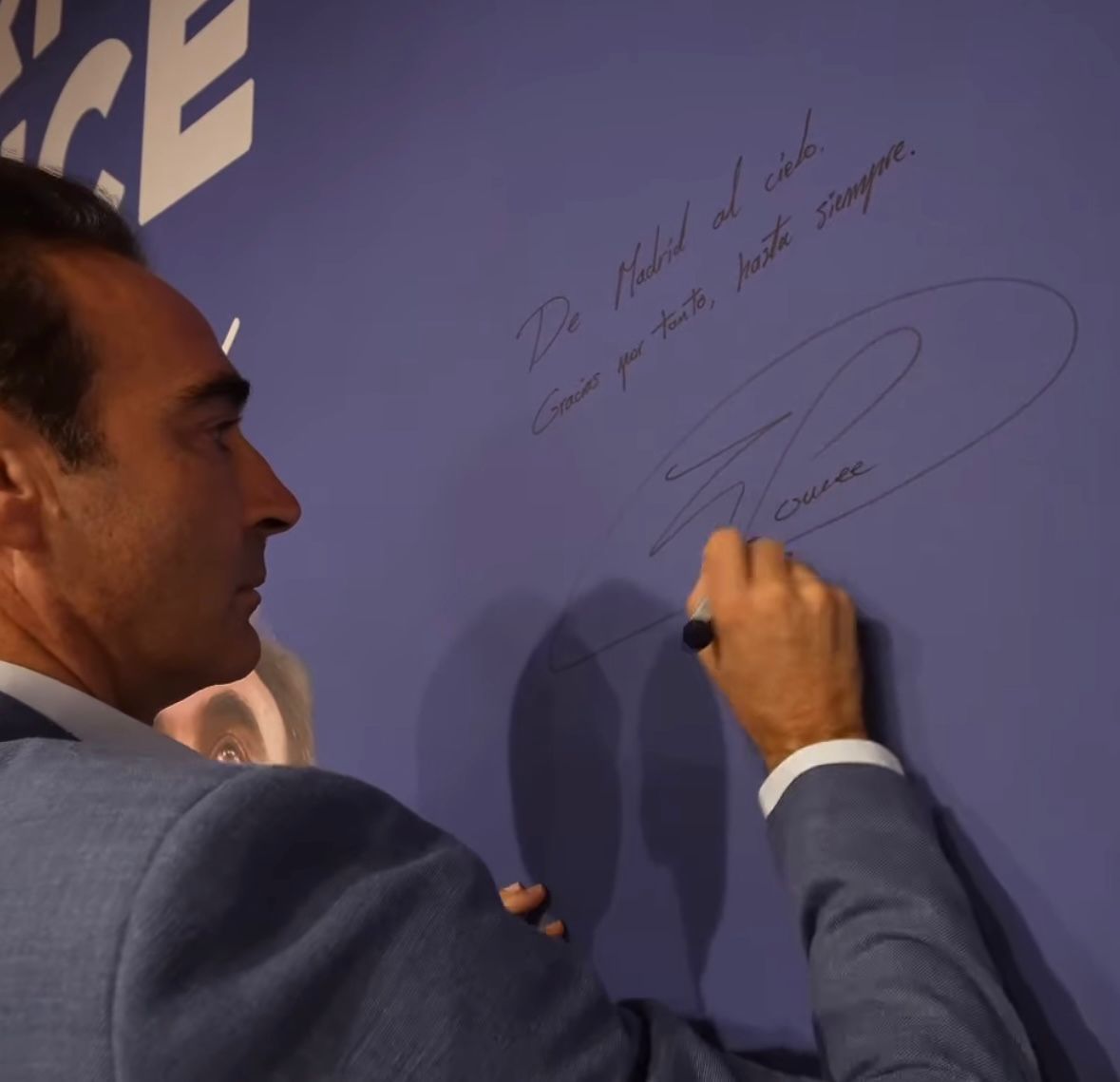 Enrique Ponce: “De Madrid al cielo. Gracias por tanto”
