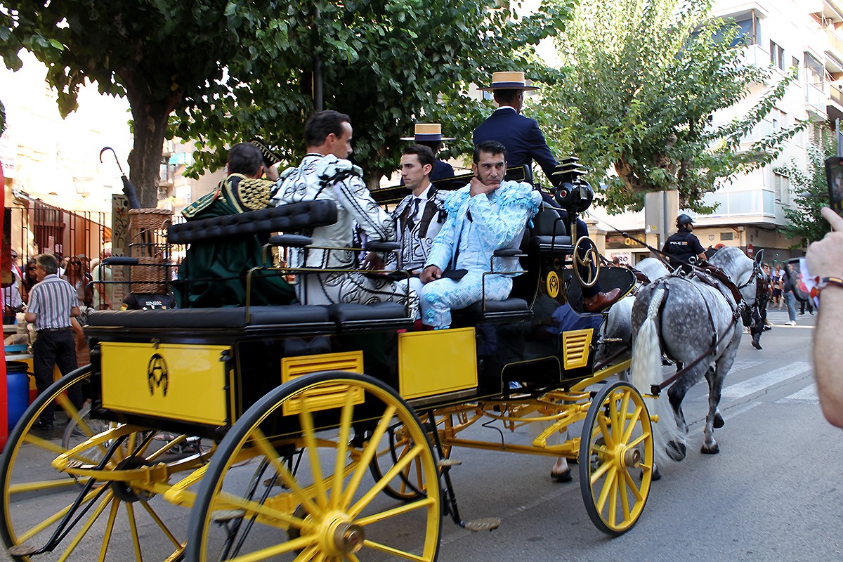 La majestuosa llegada en calesa de Ponce y Liria a Murcia