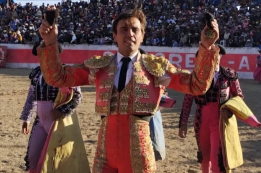 Miguel Tendero, tres orejas y sexto escapulario de la temporada en Taraco