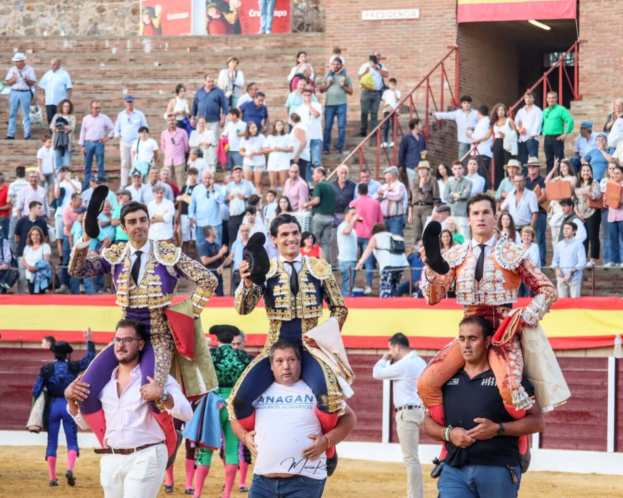 Miguel Ángel Perera, Daniel Luque y Pablo Aguado deleitan en Villafranca de los Barros