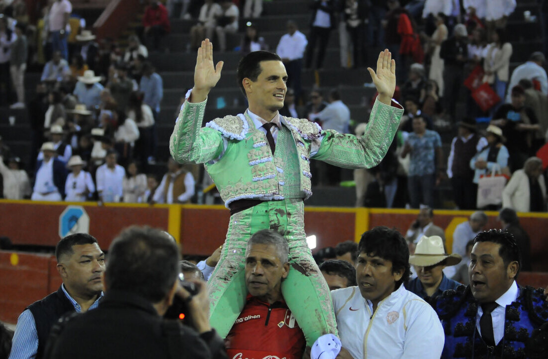 David Galván cae de pie en Lima