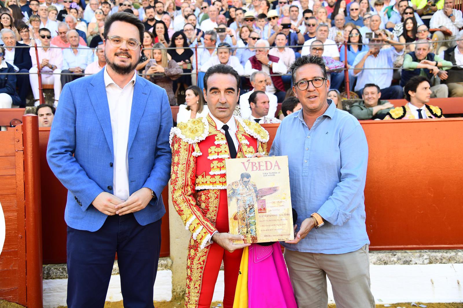 Úbeda también rindió honores a Enrique Ponce