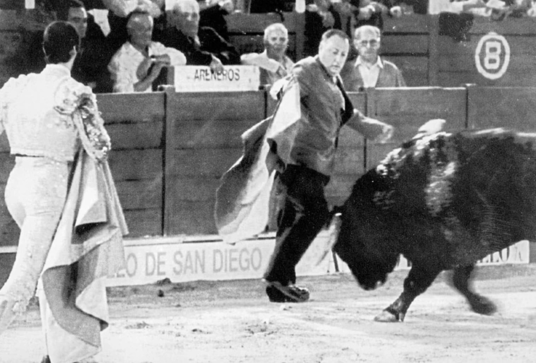 Insólito incidente en Sanlúcar: el apoderado de Jesulín se lanza como espontáneo