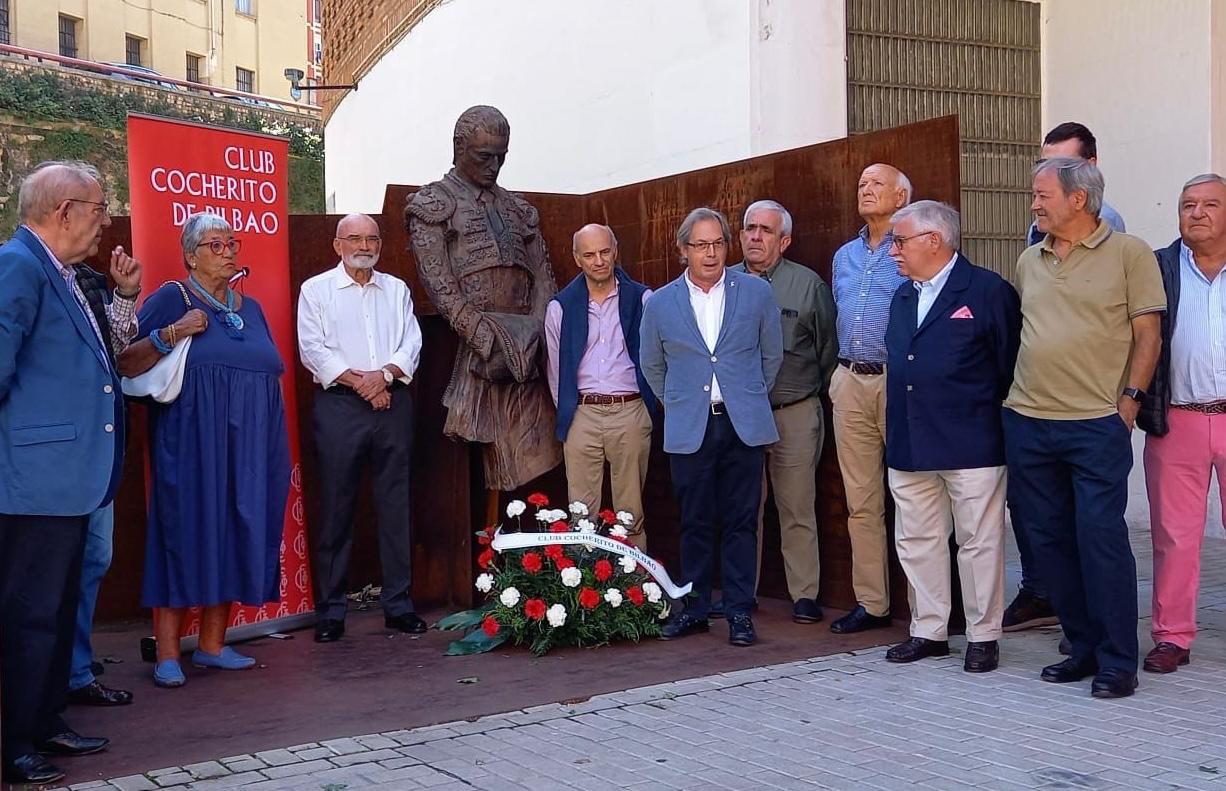 Bilbao no olvida a Fandiño: sentida ofrenda floral por su cumpleaños