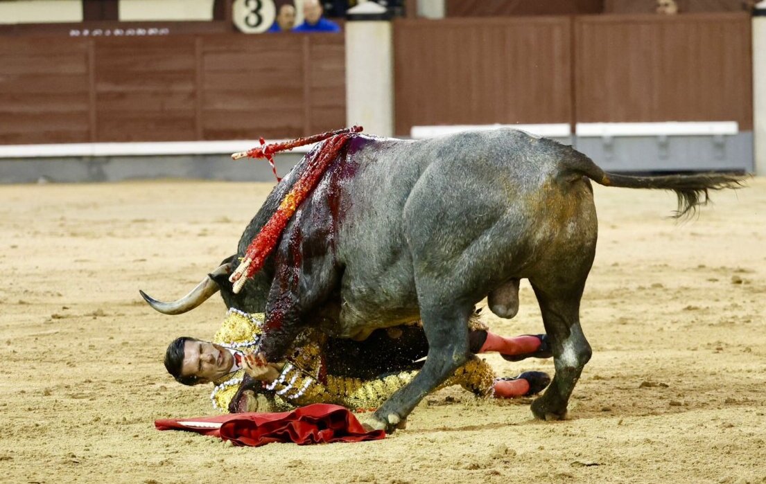 Emilio de Justo, dura voltereta en el cuarto de Madrid