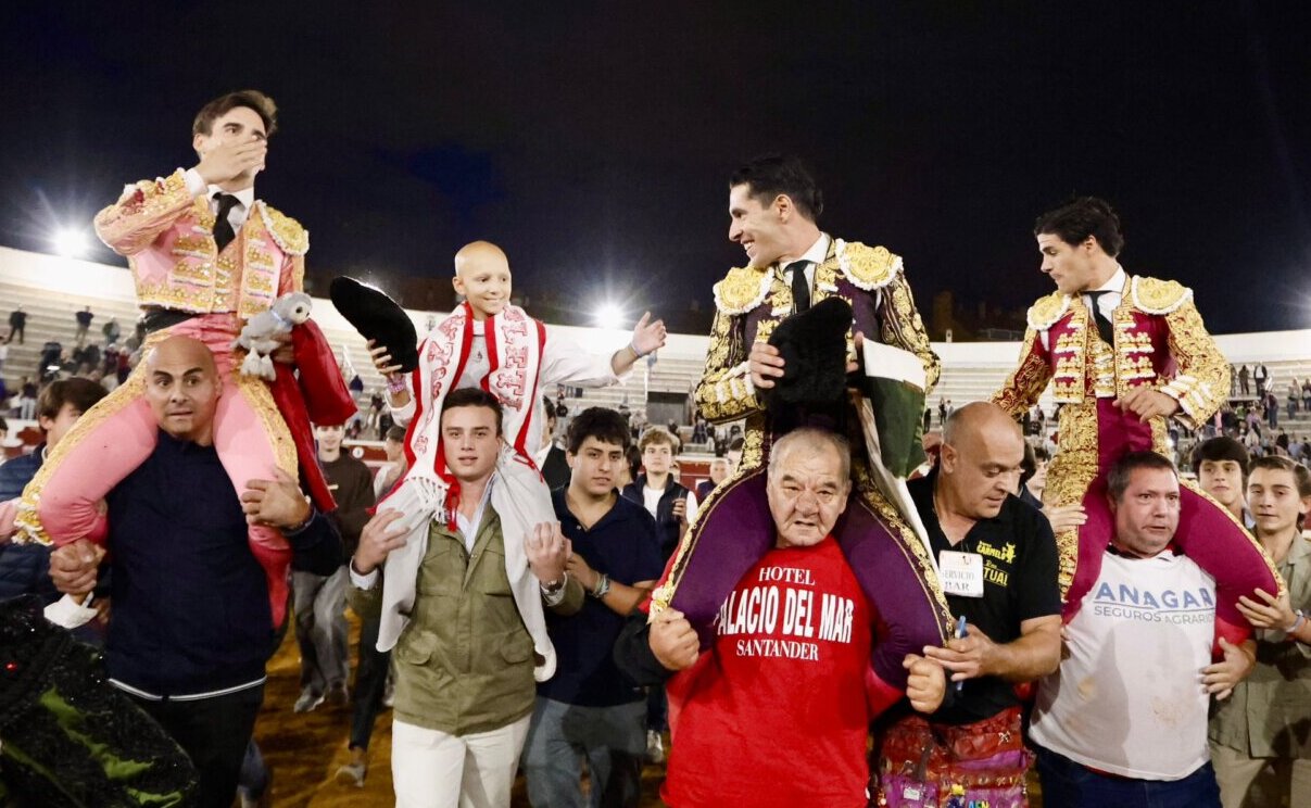 Talavante, Caballero y Aguado, toreo bueno para la mejor causa