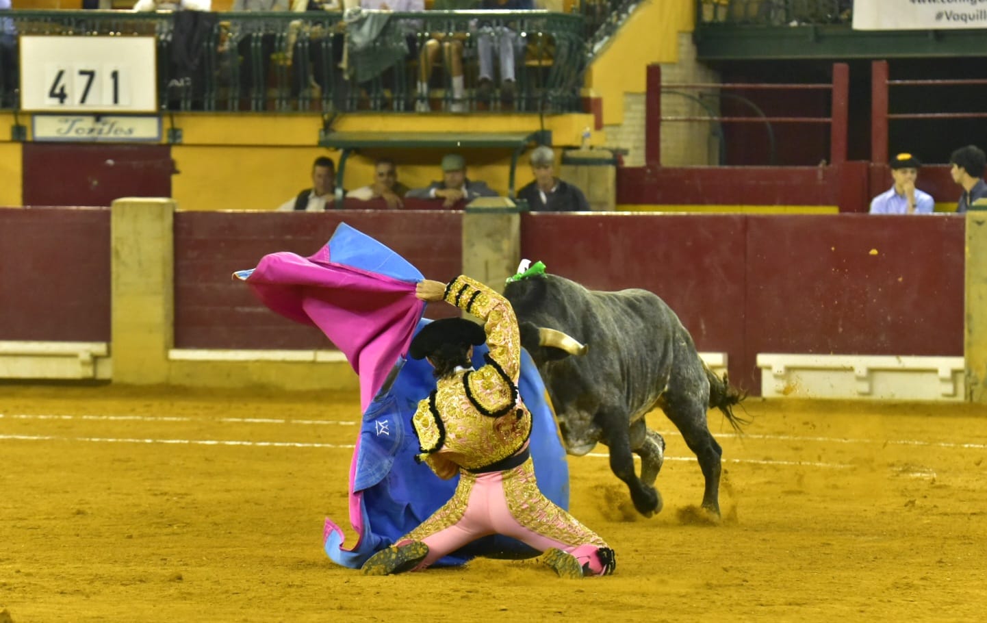 Oreja para Miguel Andrades y vuelta para Bruno Aloi en Zaragoza