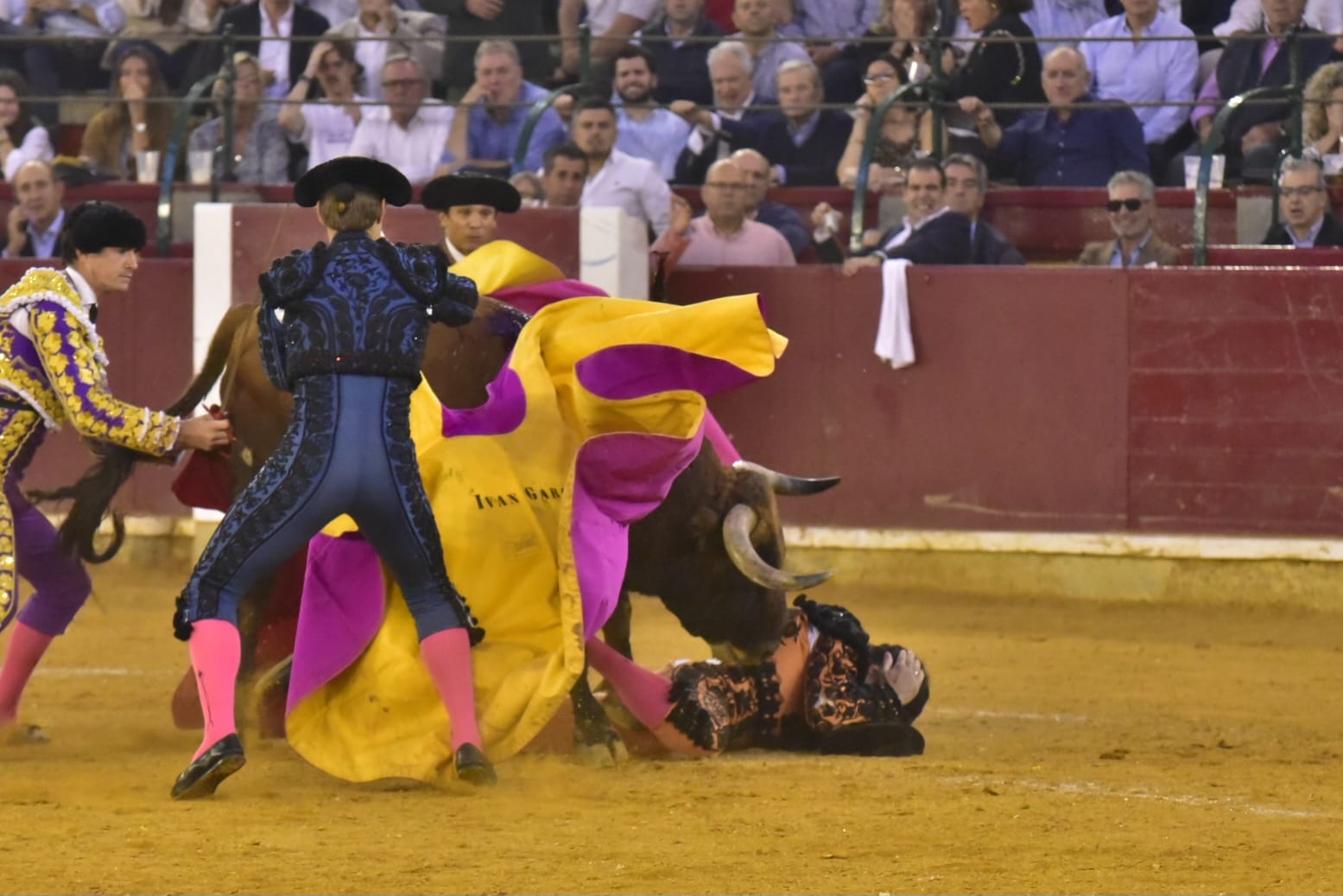 Juan Contreras, "cornada de tres trayectorias que contunde nervio ciático, llega a cresta ilíaca y dislacera glúteo mayor y mediano"