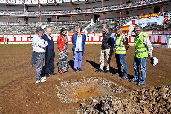 Comienzan las obras para la renovación del firme y drenaje de la plaza de Santander